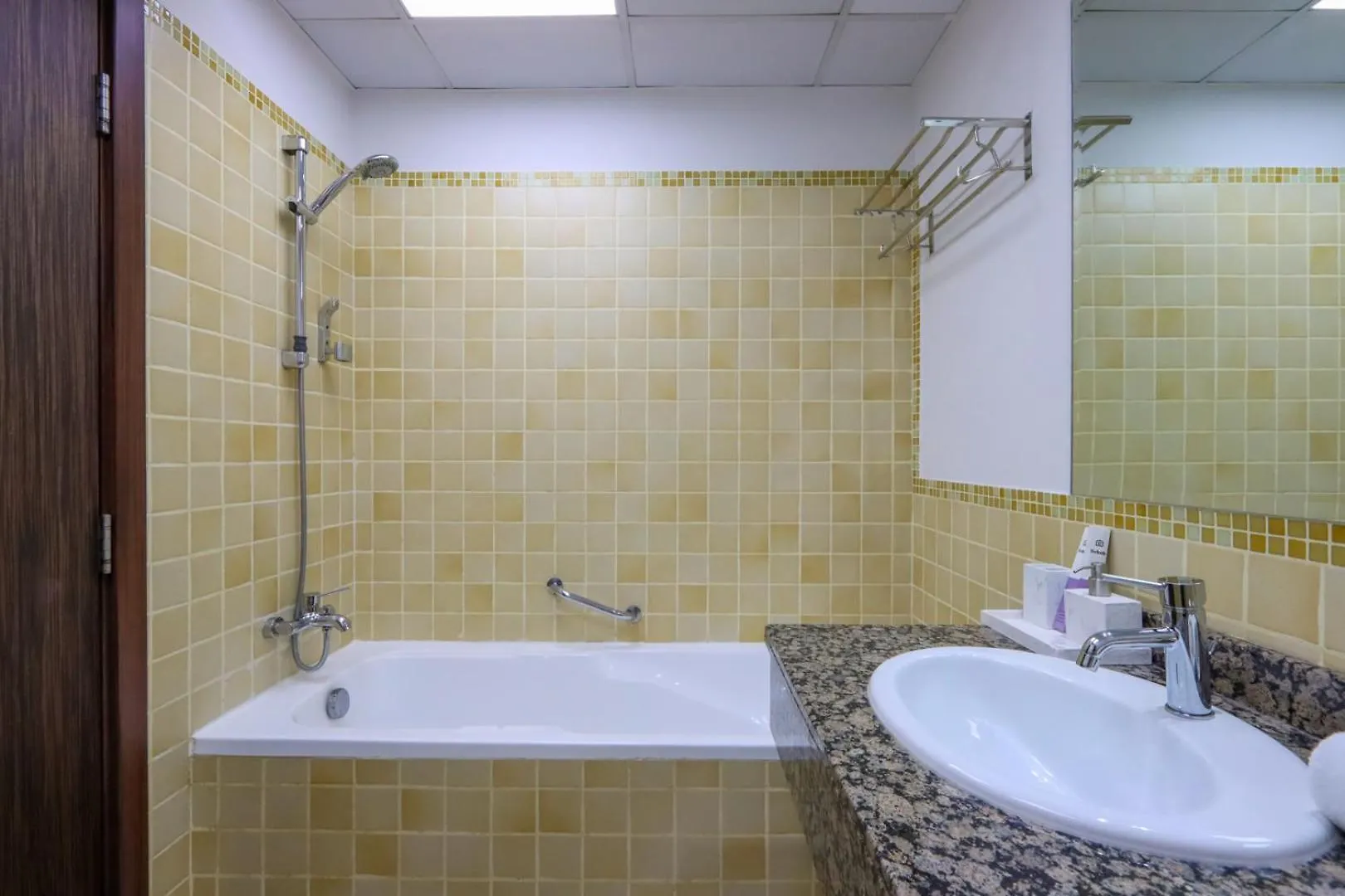 Livbnb- Coastal 2Bhk In Jbr Beach Access Dubai Apartment