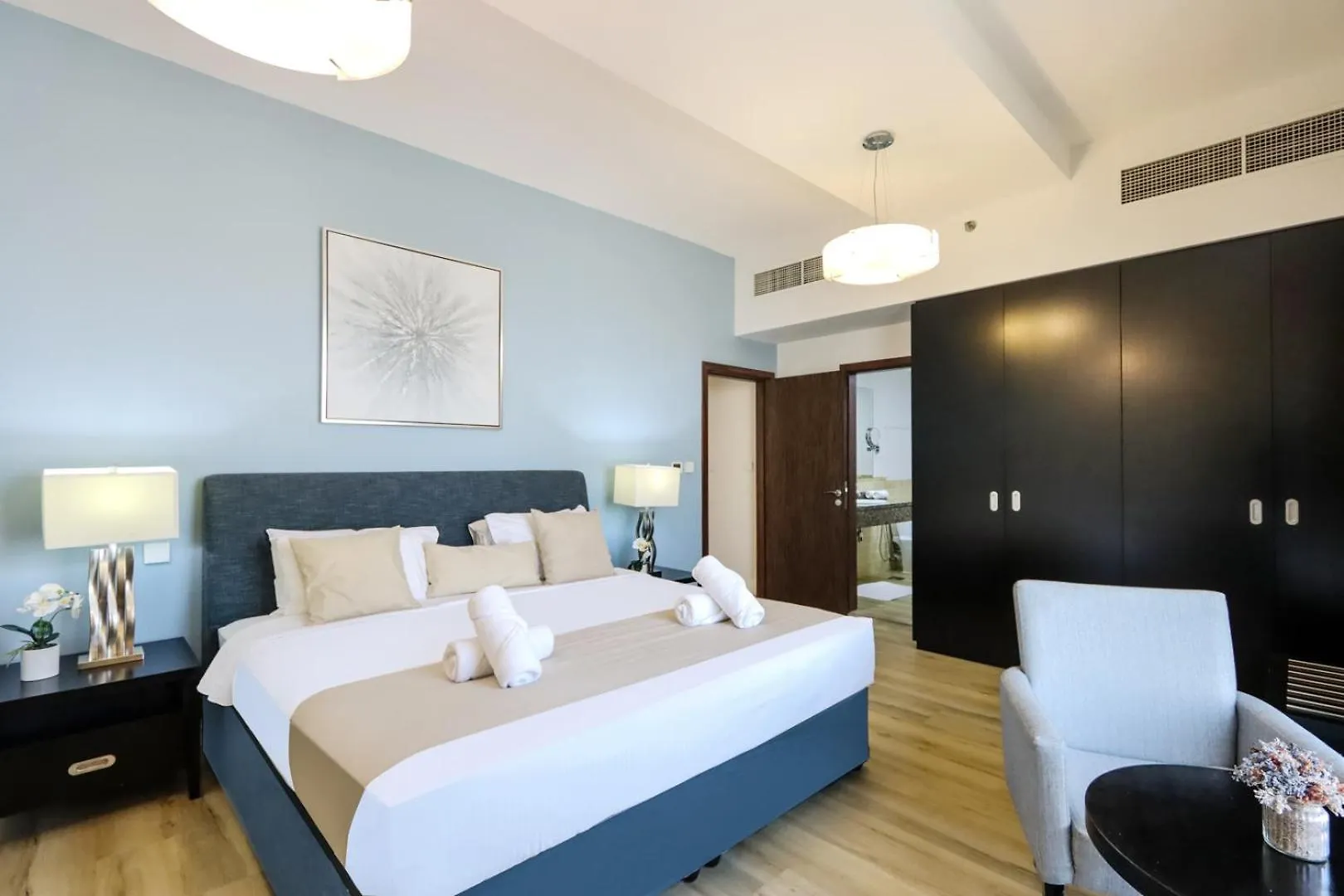 Livbnb- Coastal 2Bhk In Jbr Beach Access Dubai Apartment