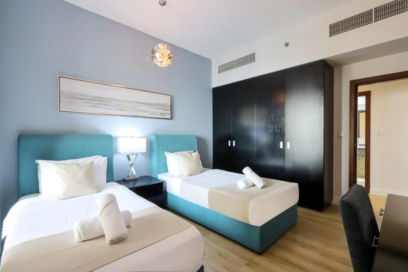 Livbnb- Coastal 2Bhk In Jbr Beach Access Dubai United Arab Emirates